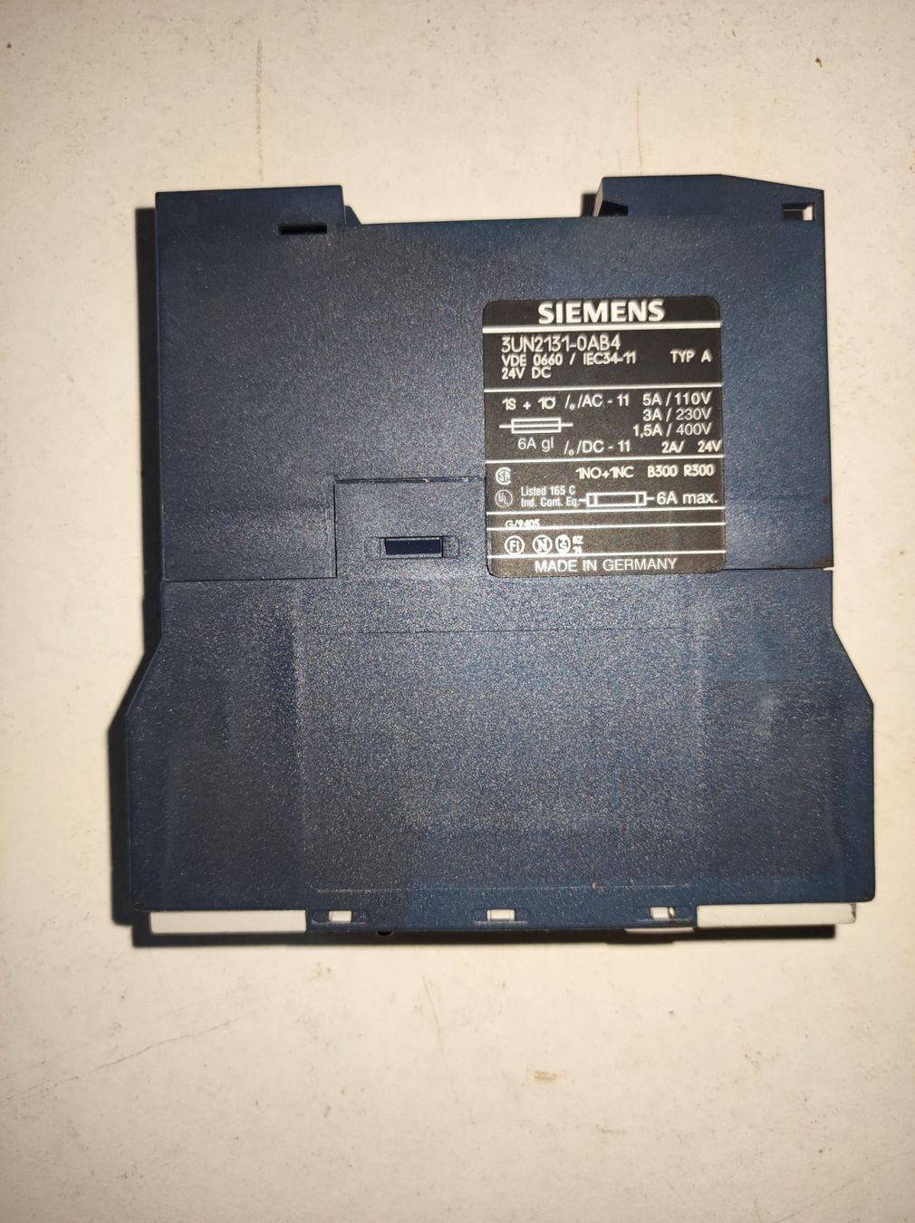 Siemens Componenti elettronici: SIEMENS / 3UN2131-0AB4 / PTC THERMISTOR TRIPPING UNIT – Usato da Ufhusen venduto da HKSC 1