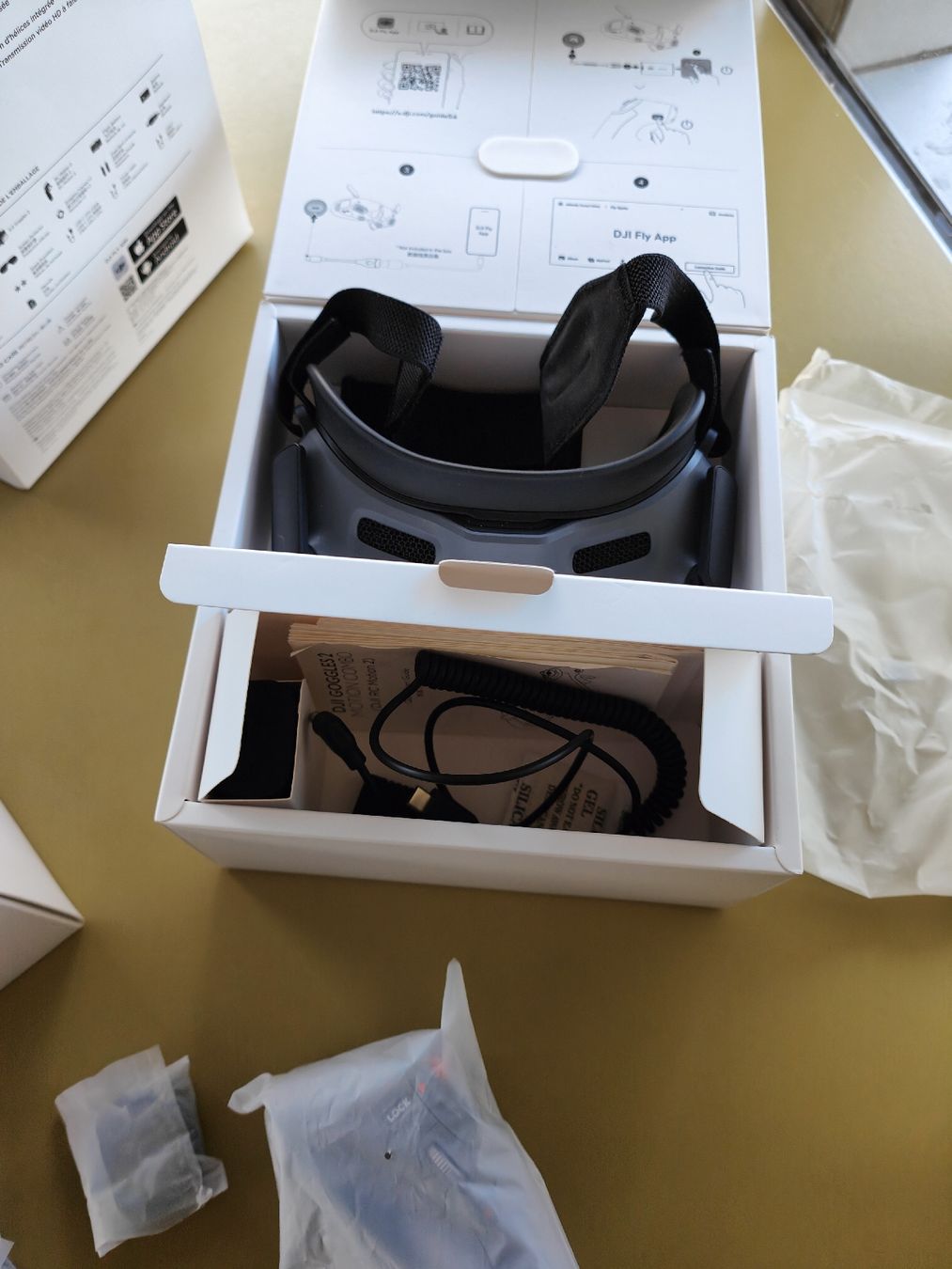 DJI Modellismo RC: Drone DJI Avata comme neuf Goggles 2  – Usato da Lausanne venduto da LeConfiseur 3