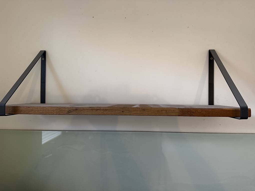 Articles en bois: Holzbrett mit Winkel  – D'occasion à Basel par NicciM1