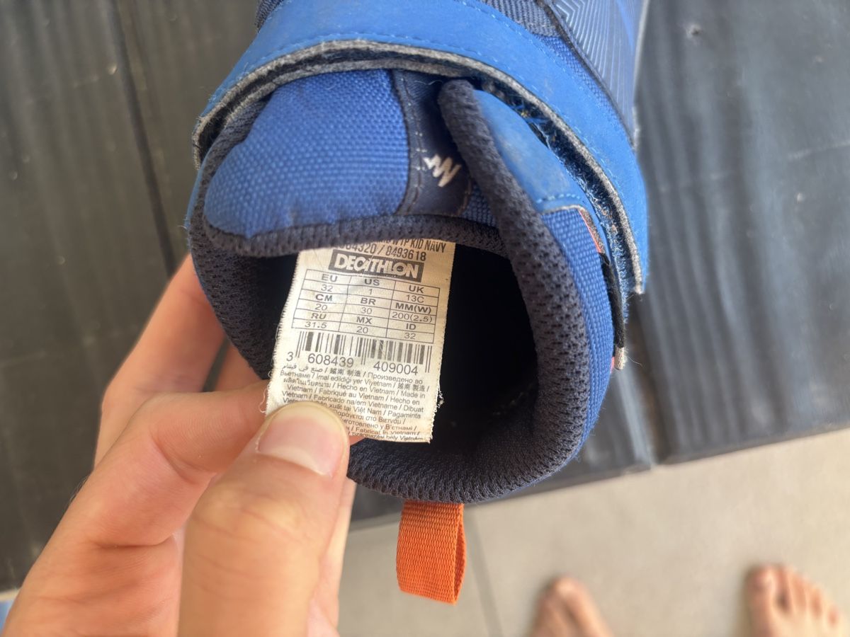 Decathlon Scarpe per ragazzi: Kinder Wanderschuhe Quechua Grösse 32 waterproof blau – Usato da Grosswangen venduto da Sunnyday35 4
