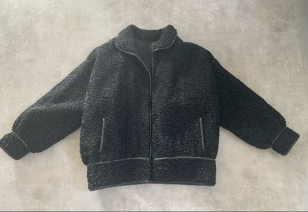 Blouson aviateur en astrakan.