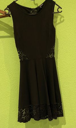 Kleid mit Spitze Grösse XS