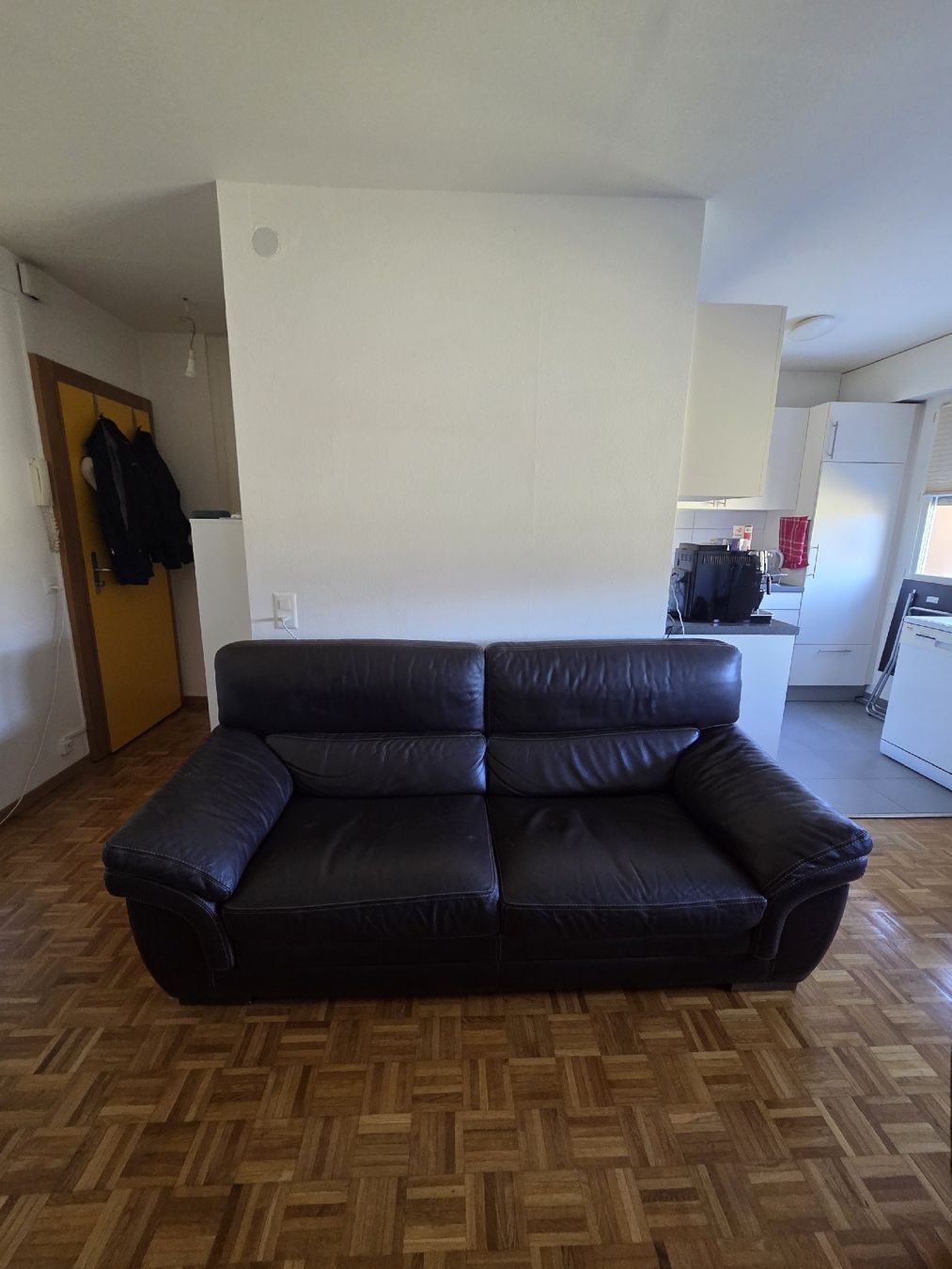 Sofas: canapé cuir center – Gebraucht aus Nyon von nol_nf2p
