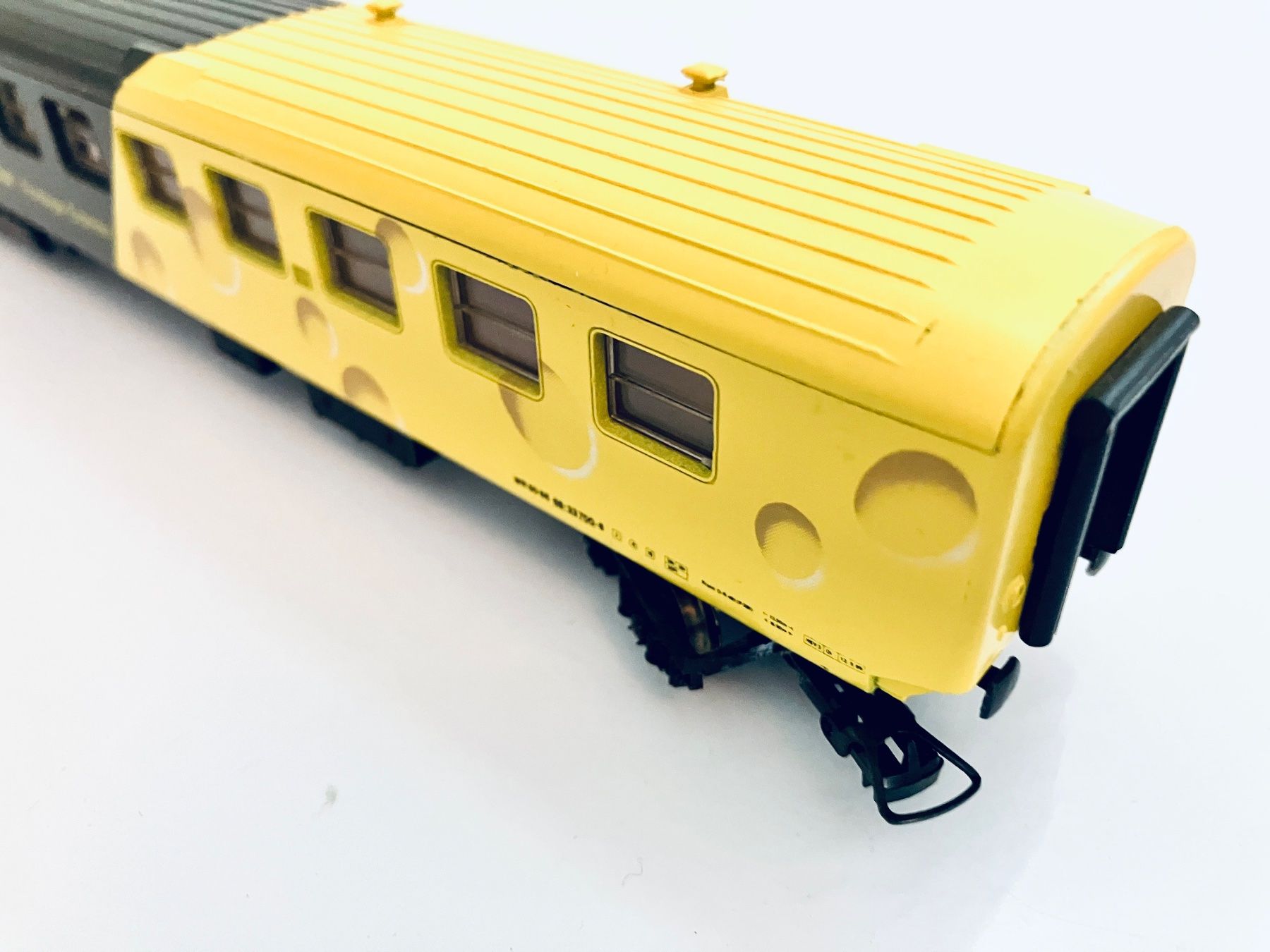 Lima Modellini di ferrovie: SBB CHÄS EXPRESS Speisewagen mit Pantho. H0 – Usato da Oberbuchsiten venduto da Orsetto24 5