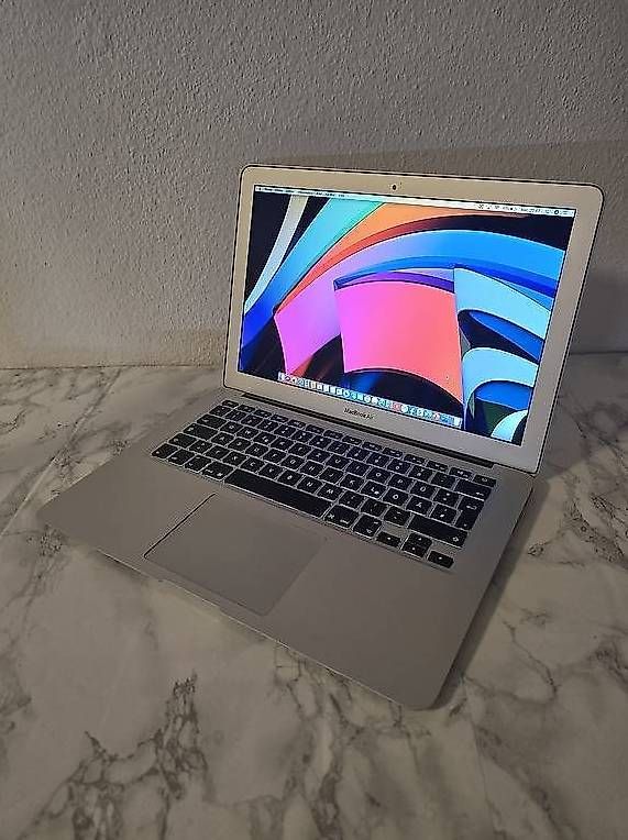 Apple Notebook: MacBook Air i5 | 4Go RAM | SSD 256Go – Usato da Renens VD venduto da MTD2211 1