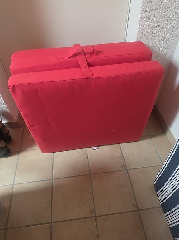 Matratzen: Sitz puffer/ Matratzen – Gebraucht aus Alterswil FR von san_nbr6