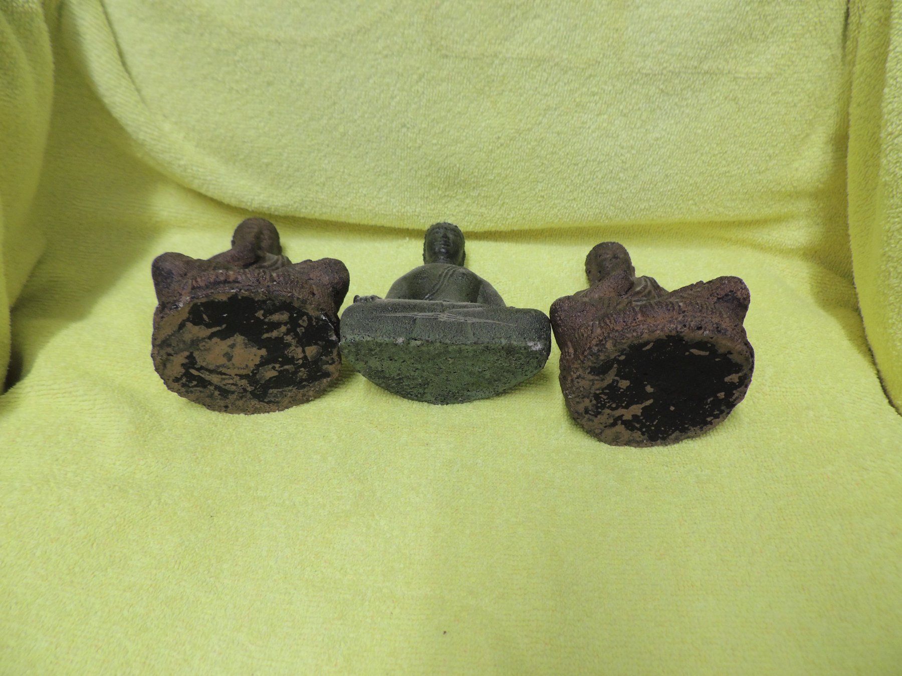 Statuette: Sammlung mit 3 Buddha aus Stein – Usato da Mollis venduto da Hg 2