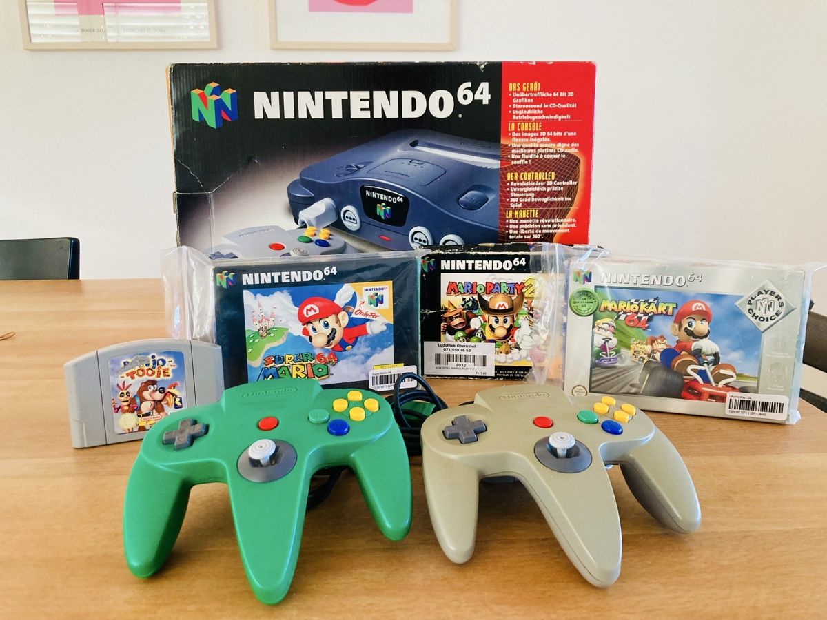 Nintendo Consoles: Nintendo 64 -4 games - 3 controller – D'occasion à St. Gallen par Parrotb