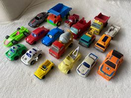 Plastik Spielzeugautos und Lastwagen 70er Jahre