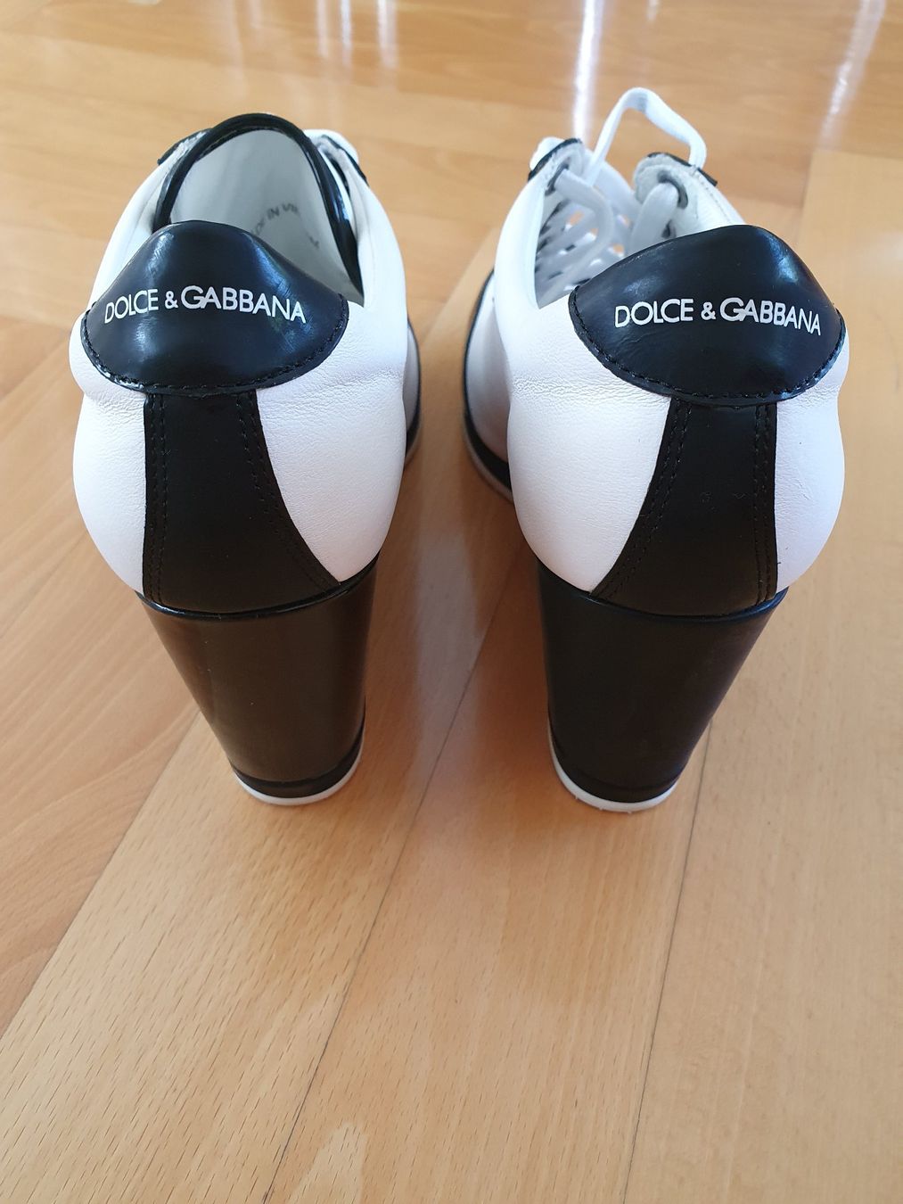 Dolce & Gabbana Scarpe da donna: Baskets en cuir DOLCE & GABBANA, 40 IT – Nuovo (secondo la descrizione) da Grand-Lancy venduto da kri_qk5y 3