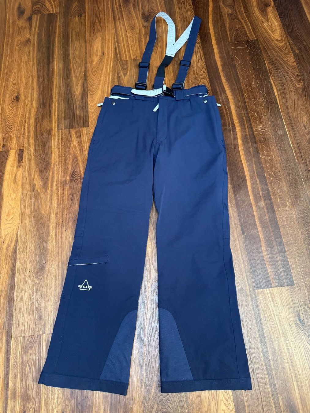 Pantaloni: Skihose Marke SOS Grösse 48 – Nuovo (secondo la descrizione) da Zweisimmen venduto da kakibe