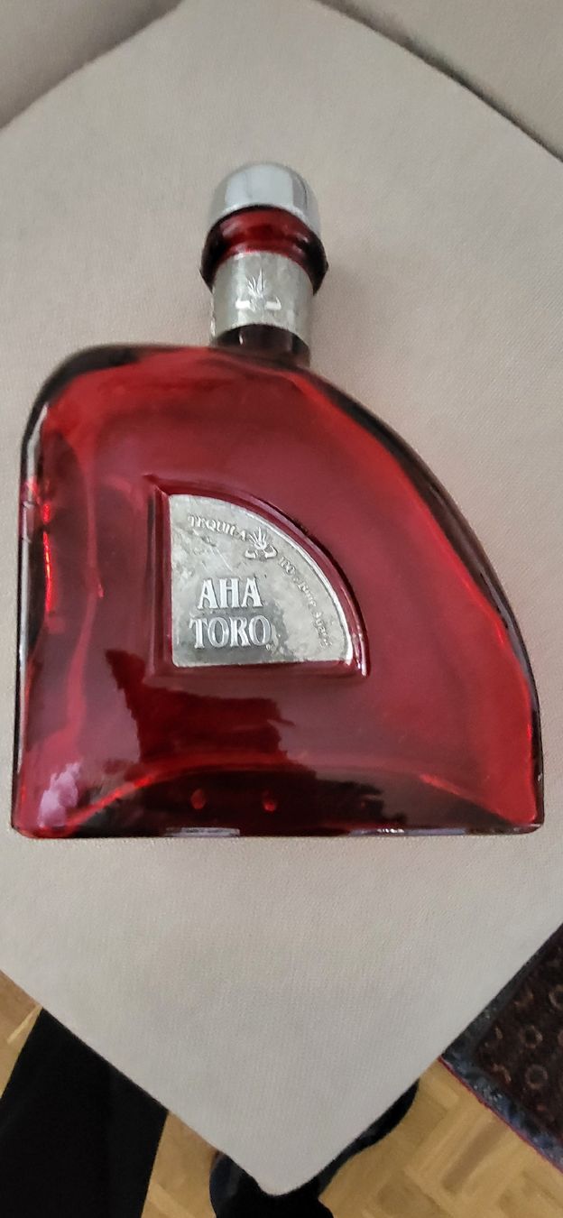 Altro: Tequillaflasche zum nachfüllen – Usato da Basel venduto da topthings