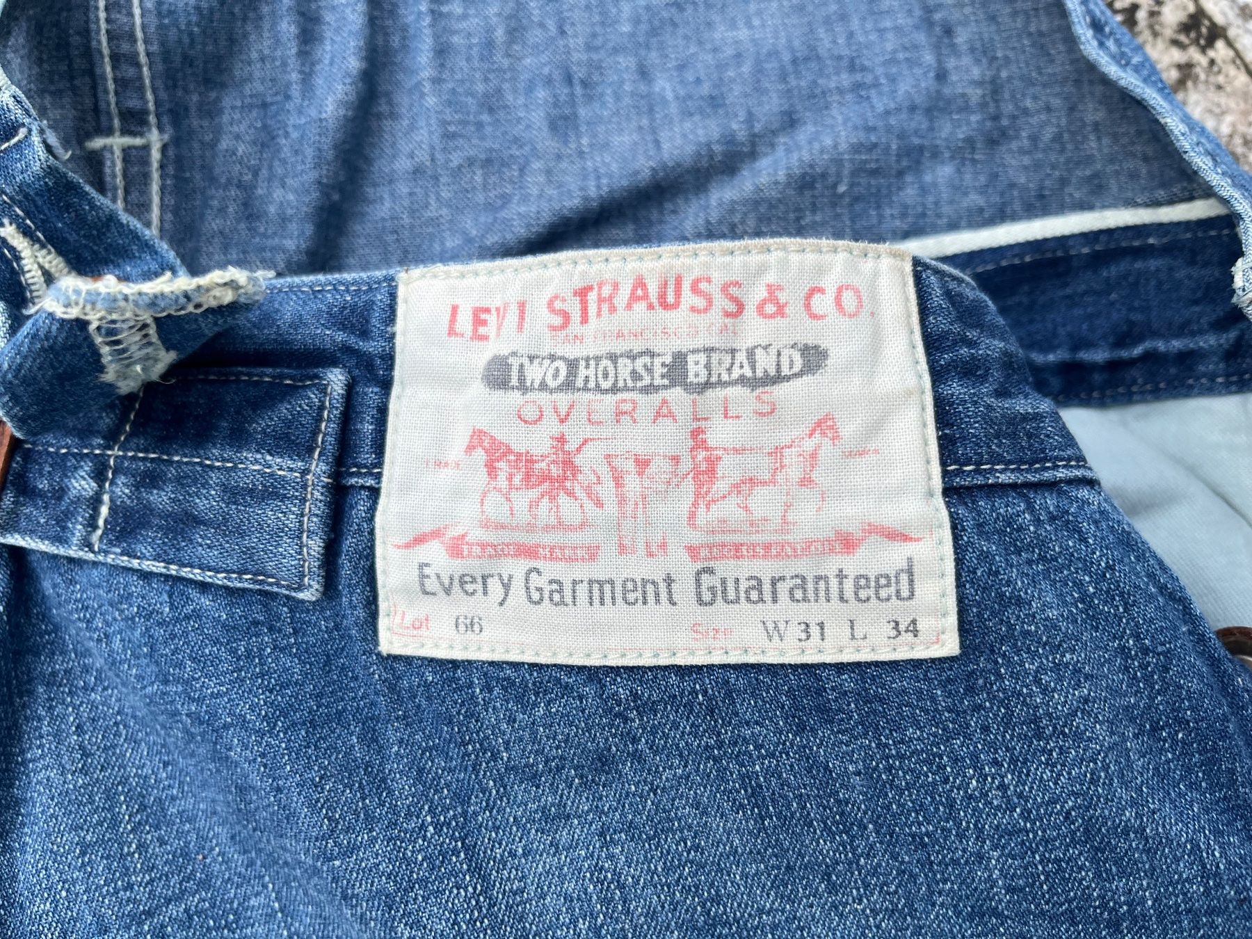 Levi's Jeans: Levis Vintage Latzhosen Distressed – Usato da Bottmingen venduto da Puffsack 2