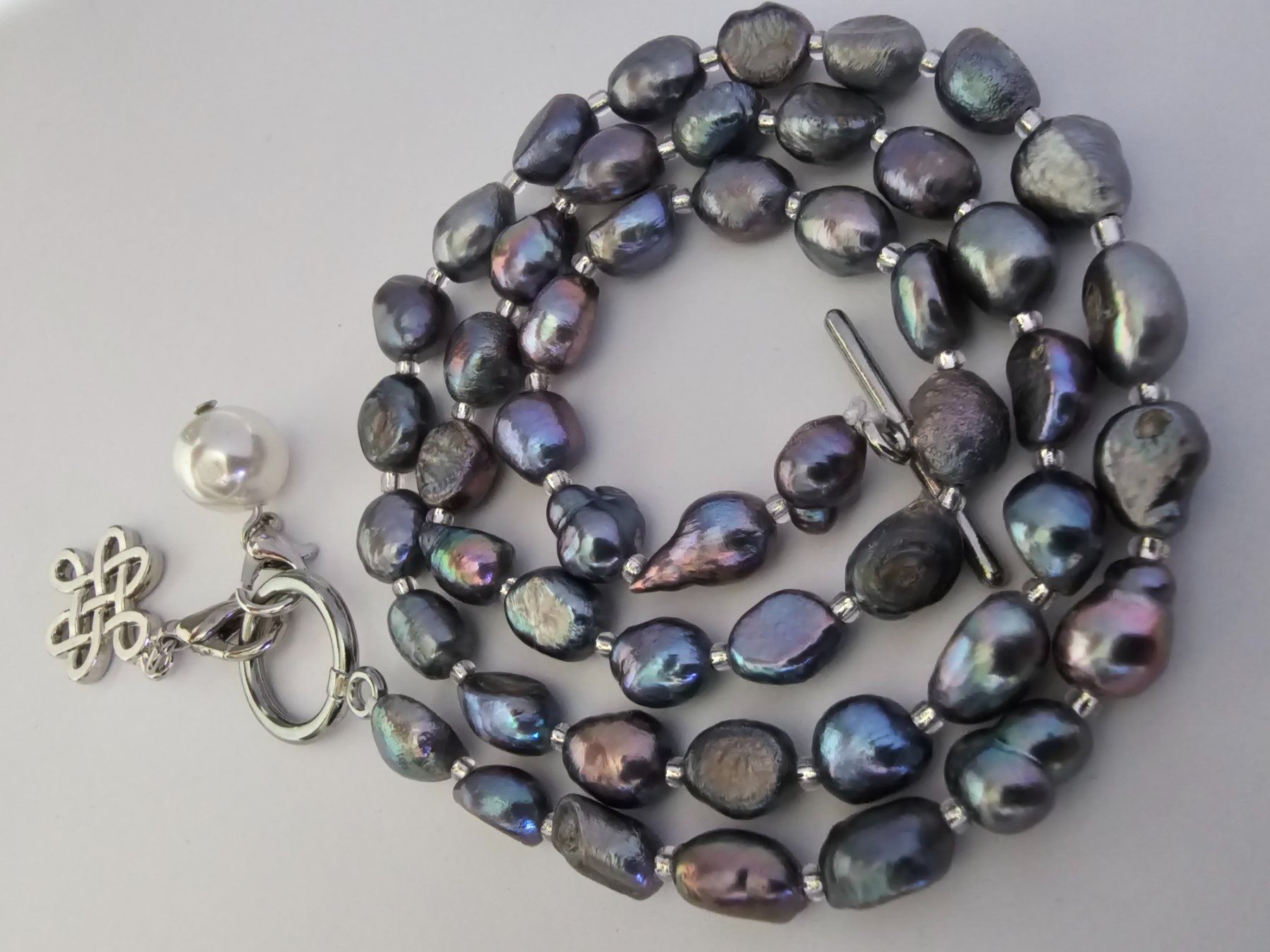 Catenine: Perlenkette lang Kette Zuchtperlen multicolor mit Charme – Nuovo (secondo la descrizione) da Riedt b. Erlen venduto da Gottestraene 2