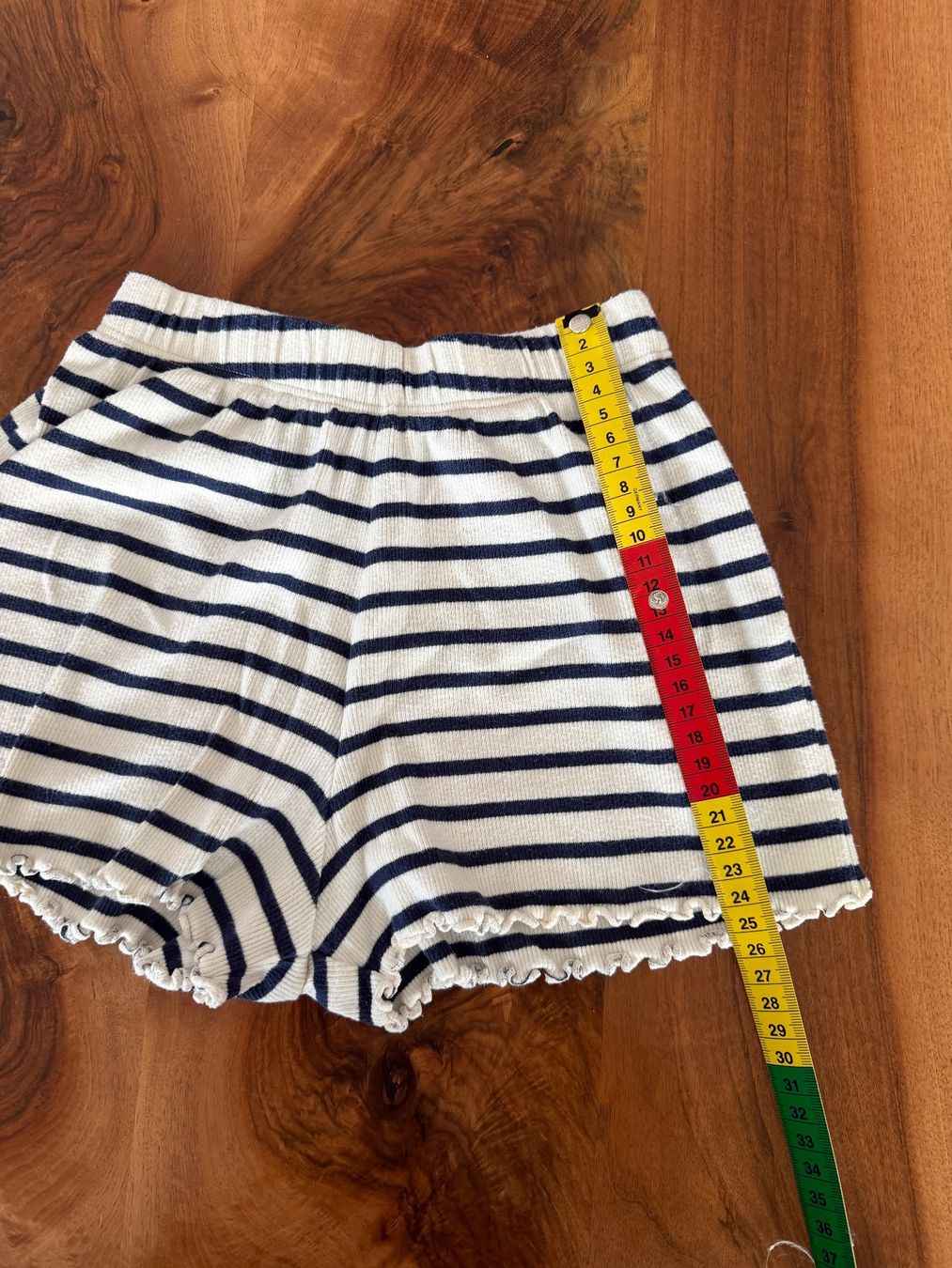 Next Hosen: Shorts, Next, Grösse 104 – Gebraucht aus Haslen AI von s176 2