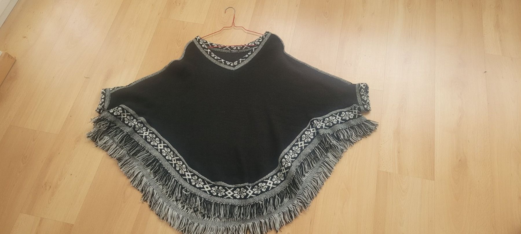 Altro in Moda donna: Poncho Gr. L – Nuovo (secondo la descrizione) da Schöfflisdorf venduto da nun_zr8r