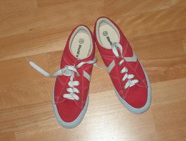 Neu: Stoff-Bindeschuhe - rot - Gr. 38