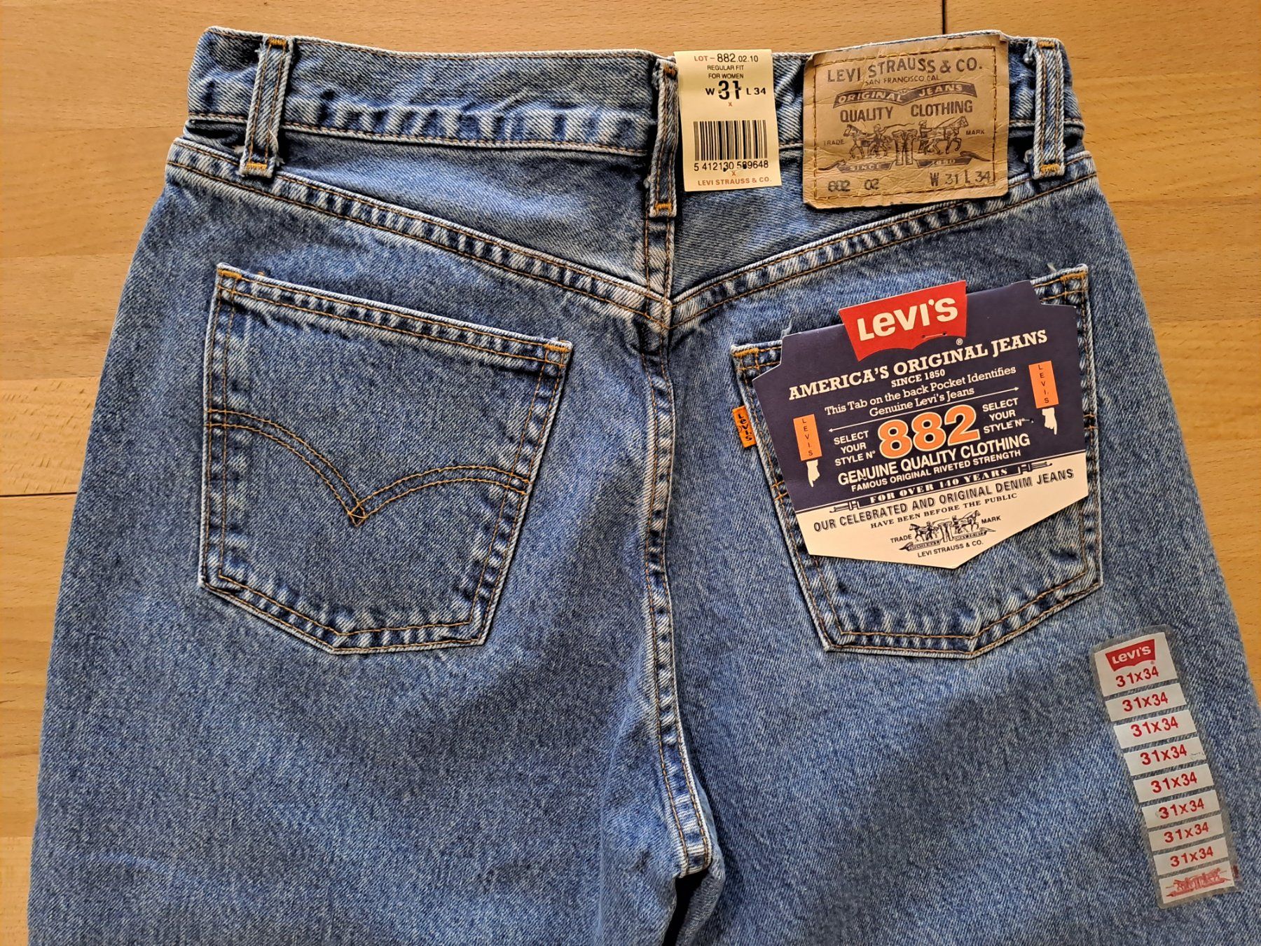 Levi's Jeans: Levis 882 W31 L34 – Nuovo e nell'imballaggio originale da Meyrin venduto da dijin 5