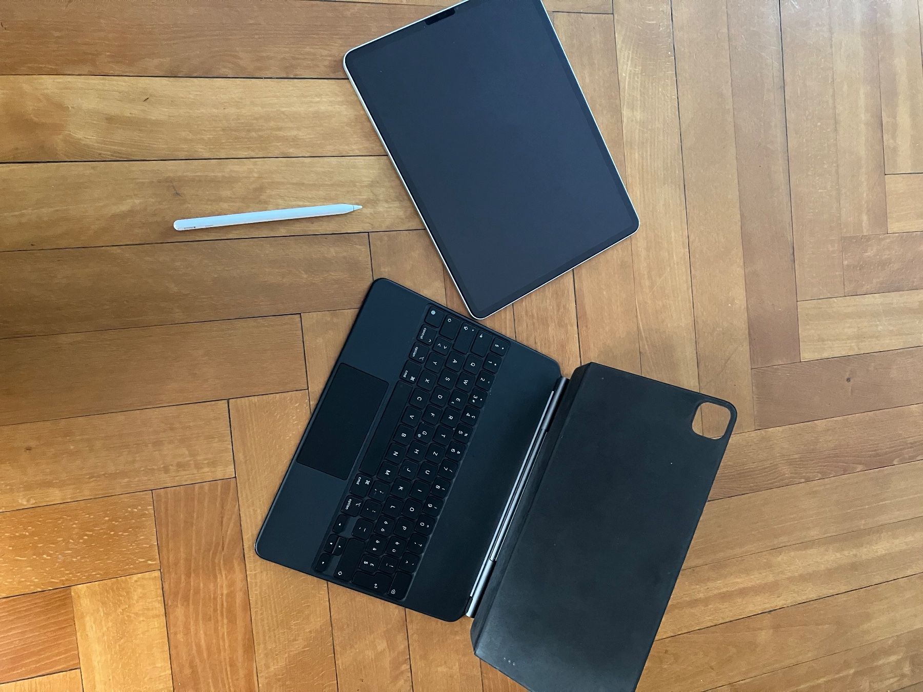 Apple Tablettes PC: Apple iPad Pro 12,9" inkl. Magic Keyboard und Apple Pencil – D'occasion à Bern par asophie
