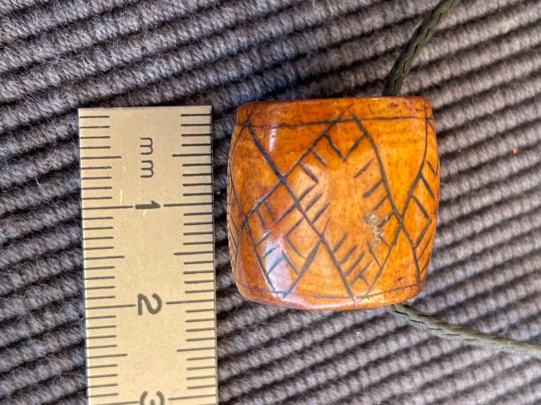 Ketten: Kette mit Holz Anhänger – Gebraucht aus Rümlang von euqinom16 2