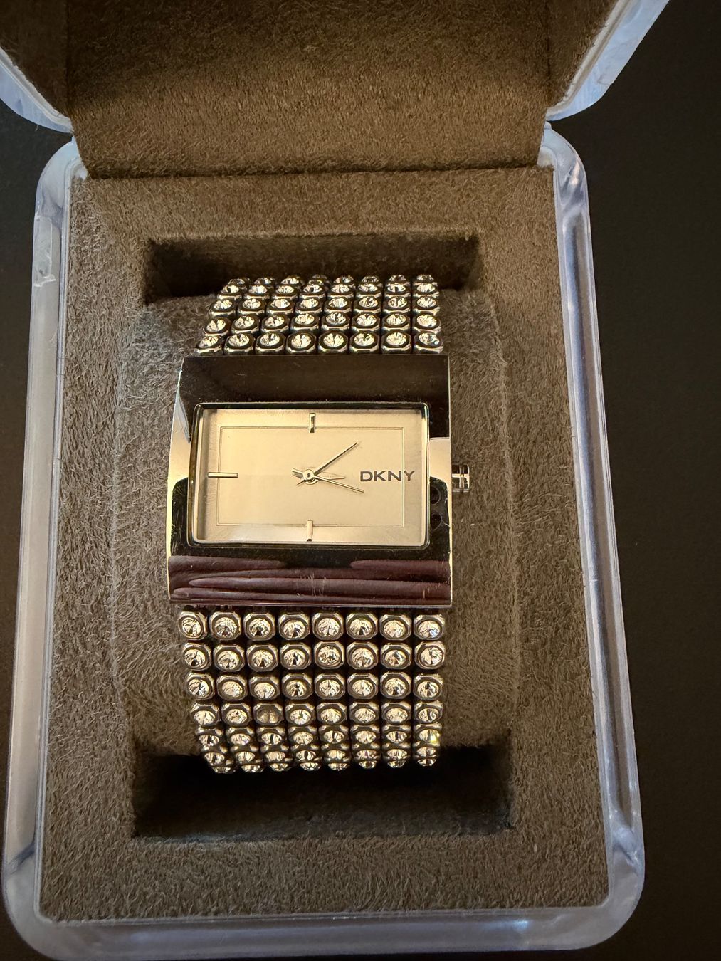 DKNY Uhren: Armbanduhr von DKNY – Gebraucht aus Zürich von Tonen3