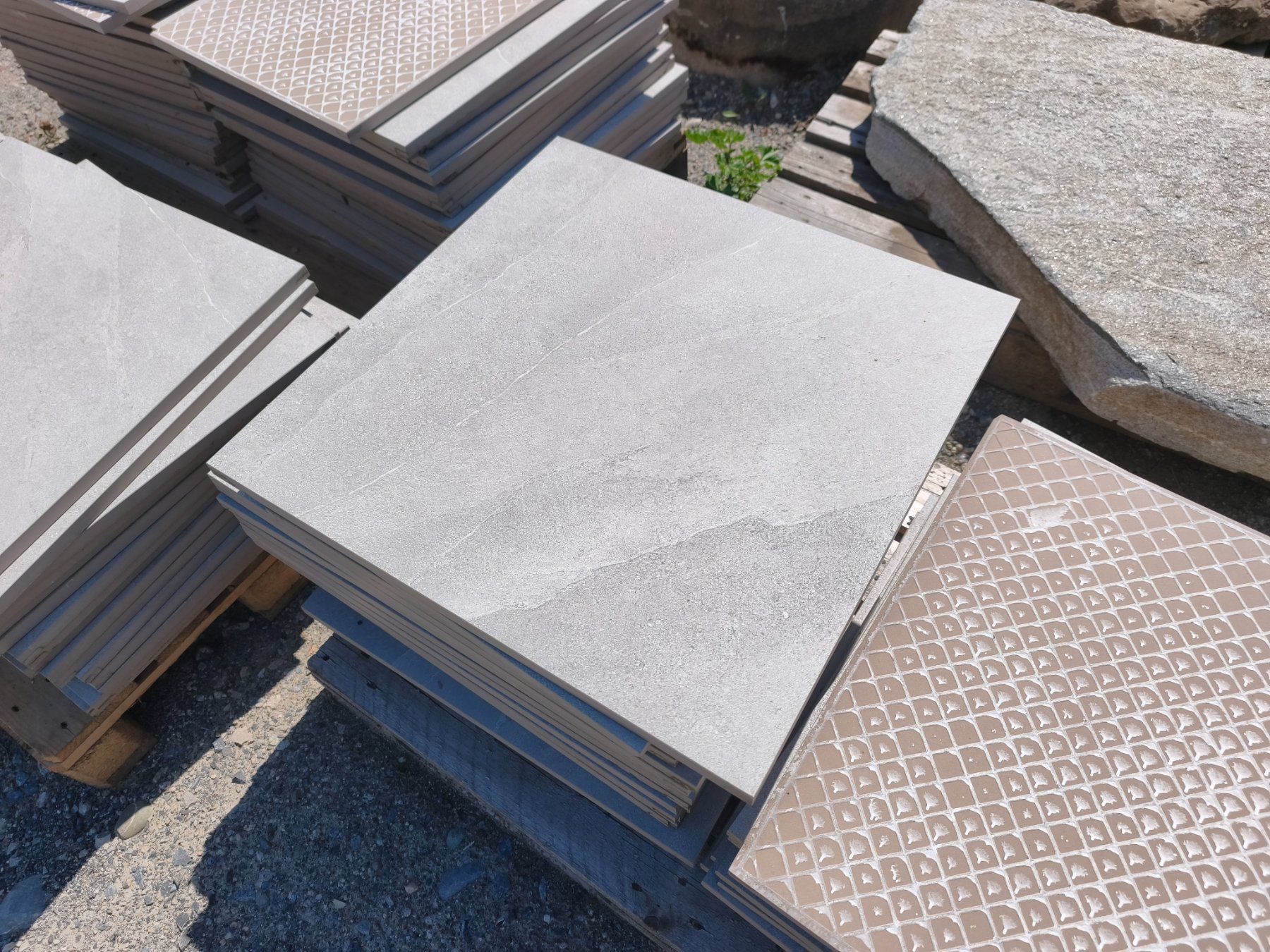 Rivestimenti per pavimenti: Feinsteinzeug Platten Grau-Beige (60x60cm) – Nuovo (secondo la descrizione) da Beinwil am See venduto da ihregartenwelt 2