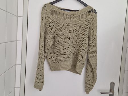 Zara Strickpullover mit Lochmuster olivgrün - Gr. M
