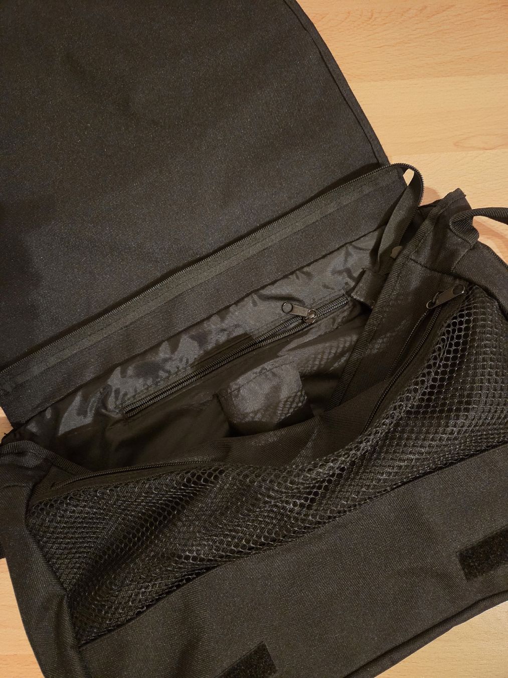 Taschen: Umhängetasche grau schwarz – Gebraucht aus Wauwil von seriously3 5