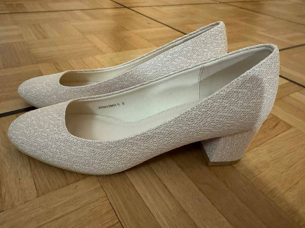 Scarpe da donna: Chaussure femme Randa – Usato da Grand-Lancy venduto da sac_b826 1