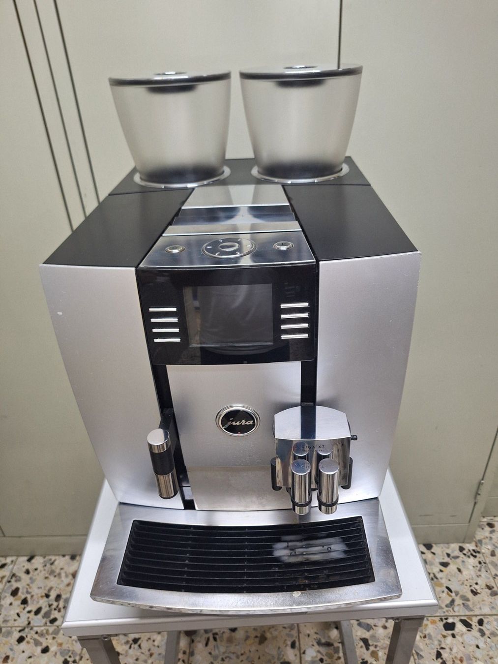 Jura Kaffeemaschinen & Espressomaschinen: Machine à café JURA GIGA X7 Professional – Defekt aus Laconnex von Patkek29