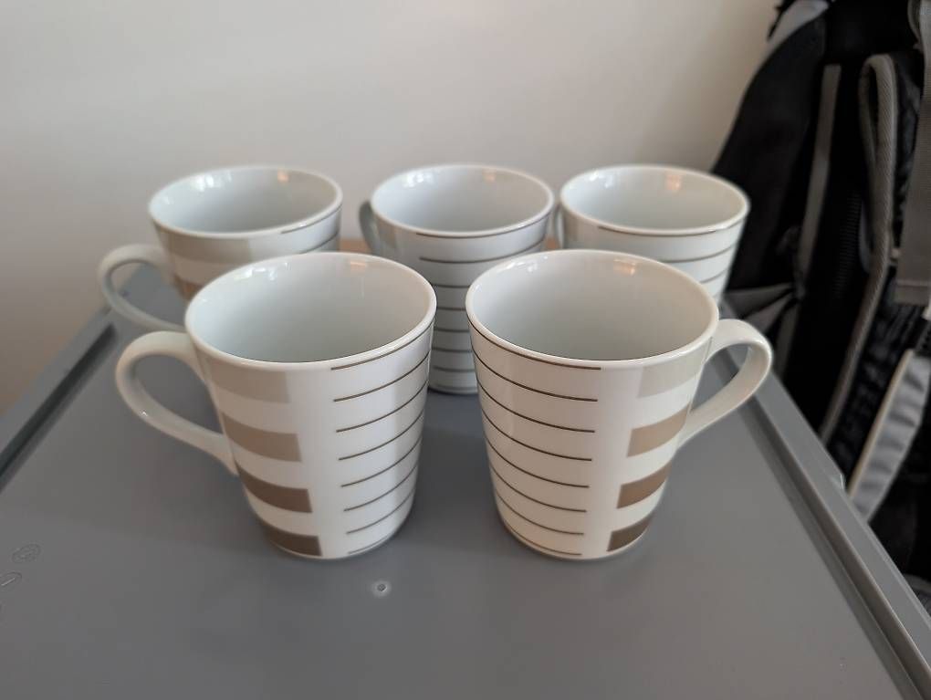 Tazze: Tassen Set  – Usato da Zürich venduto da tut_8y8f 1
