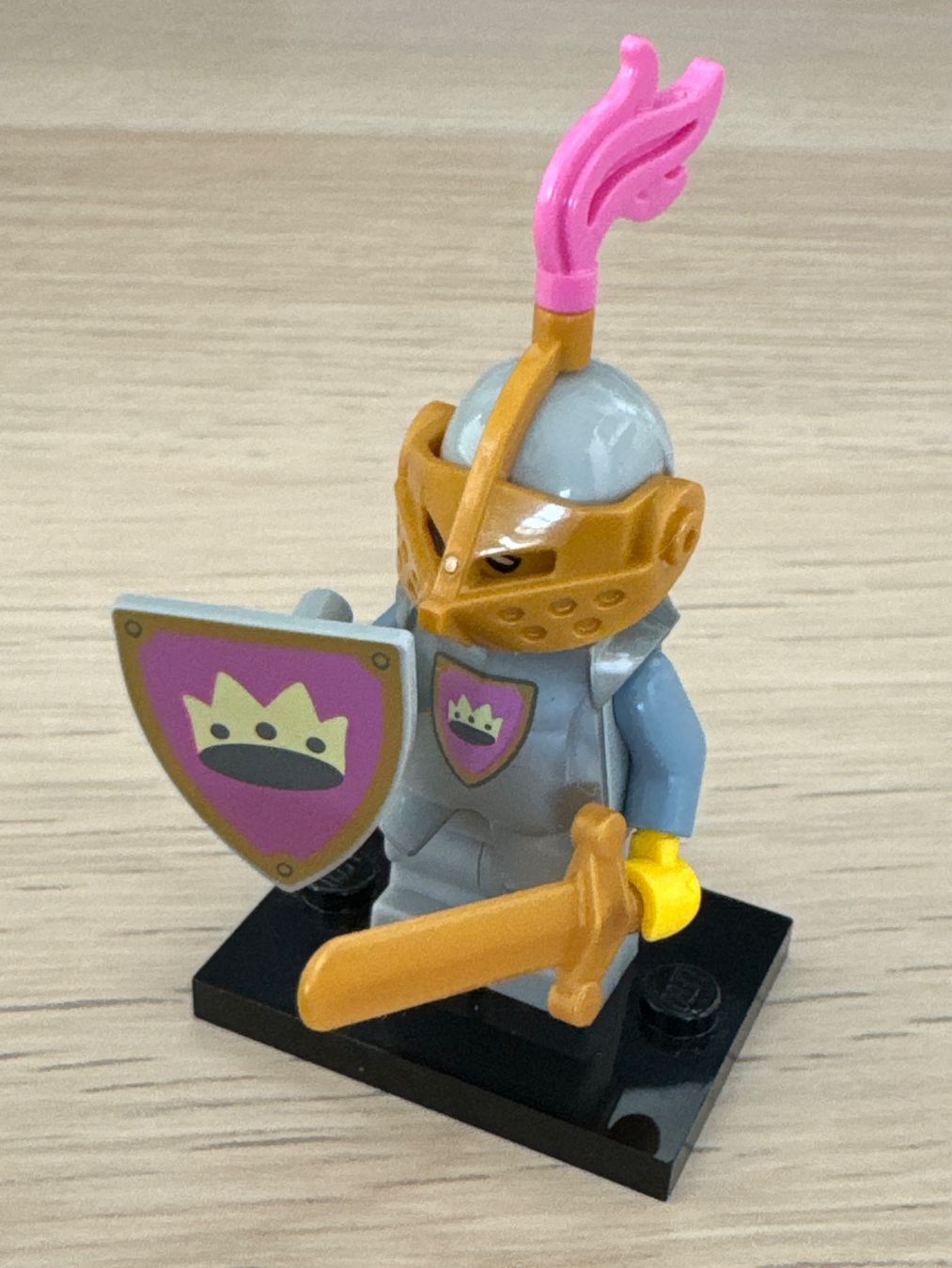 Lego Statuette: Lego Minifigur Pink Knight – Nuovo (secondo la descrizione) da Neuhausen am Rheinfall venduto da mic_m9bp