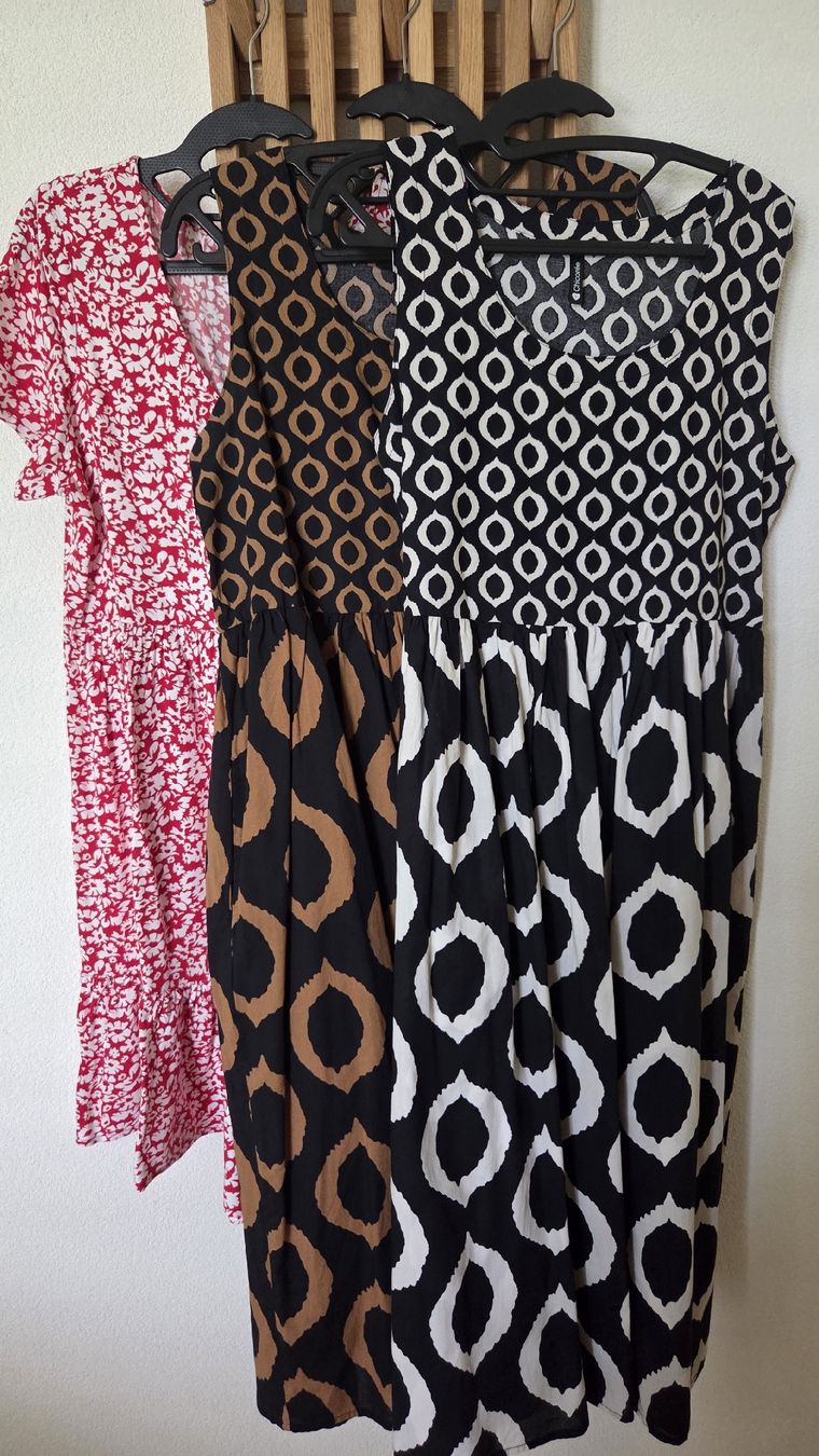 Kleider: Robes lot 3 – Gebraucht aus Le Pâquier-Montbarry von Gruyere77