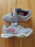 Kinderturnschuhe Nike City Court (Gr. 32) 