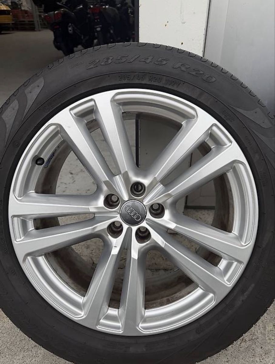 Audi Pneumatici & Ruote complete: Originale Audi Q7 Kompletträder – Usato da Strengelbach venduto da Kikiste 1
