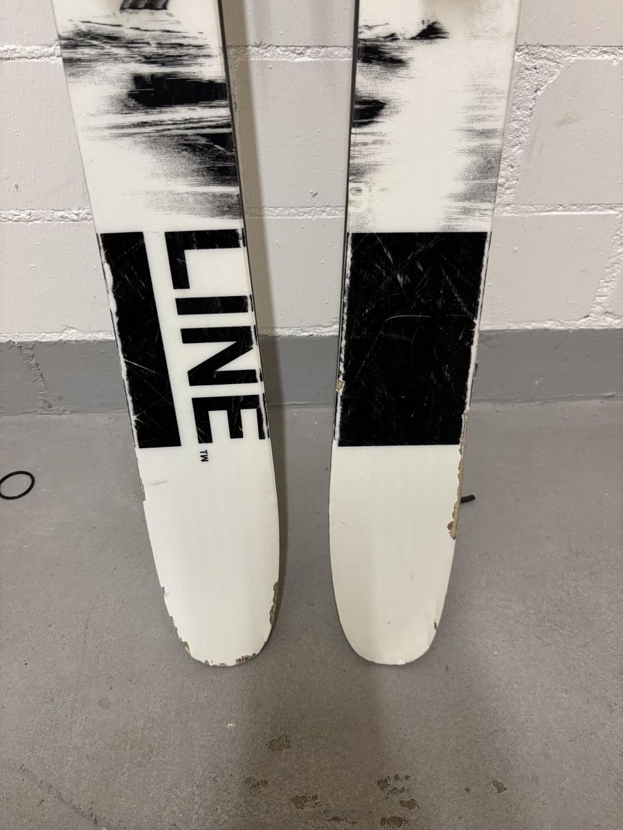 Sci: Line Freestyle Ski mit Marker Griffon Bindung – Usato da Binz venduto da nitrobat 3
