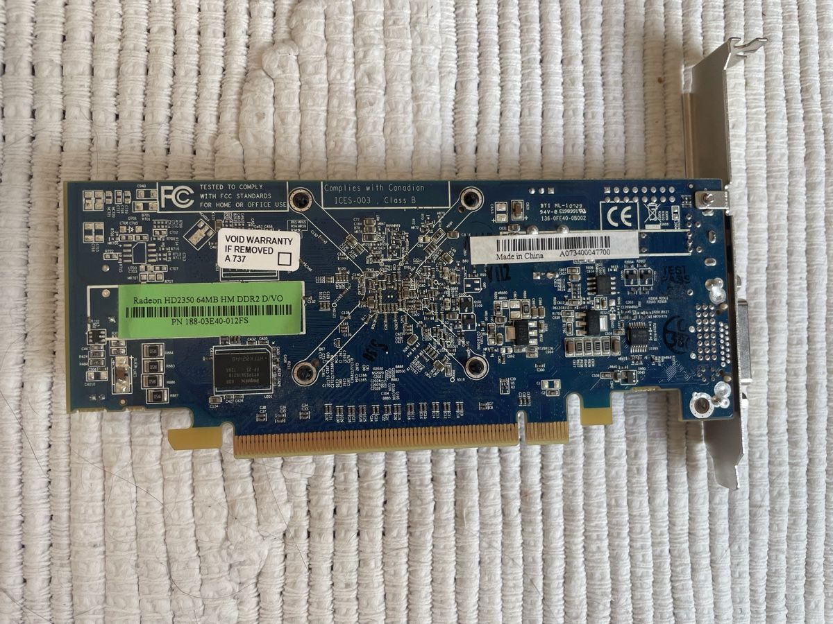 PC: Pièces pour vieux PC – Usato da Commugny venduto da arm_7m7m 7