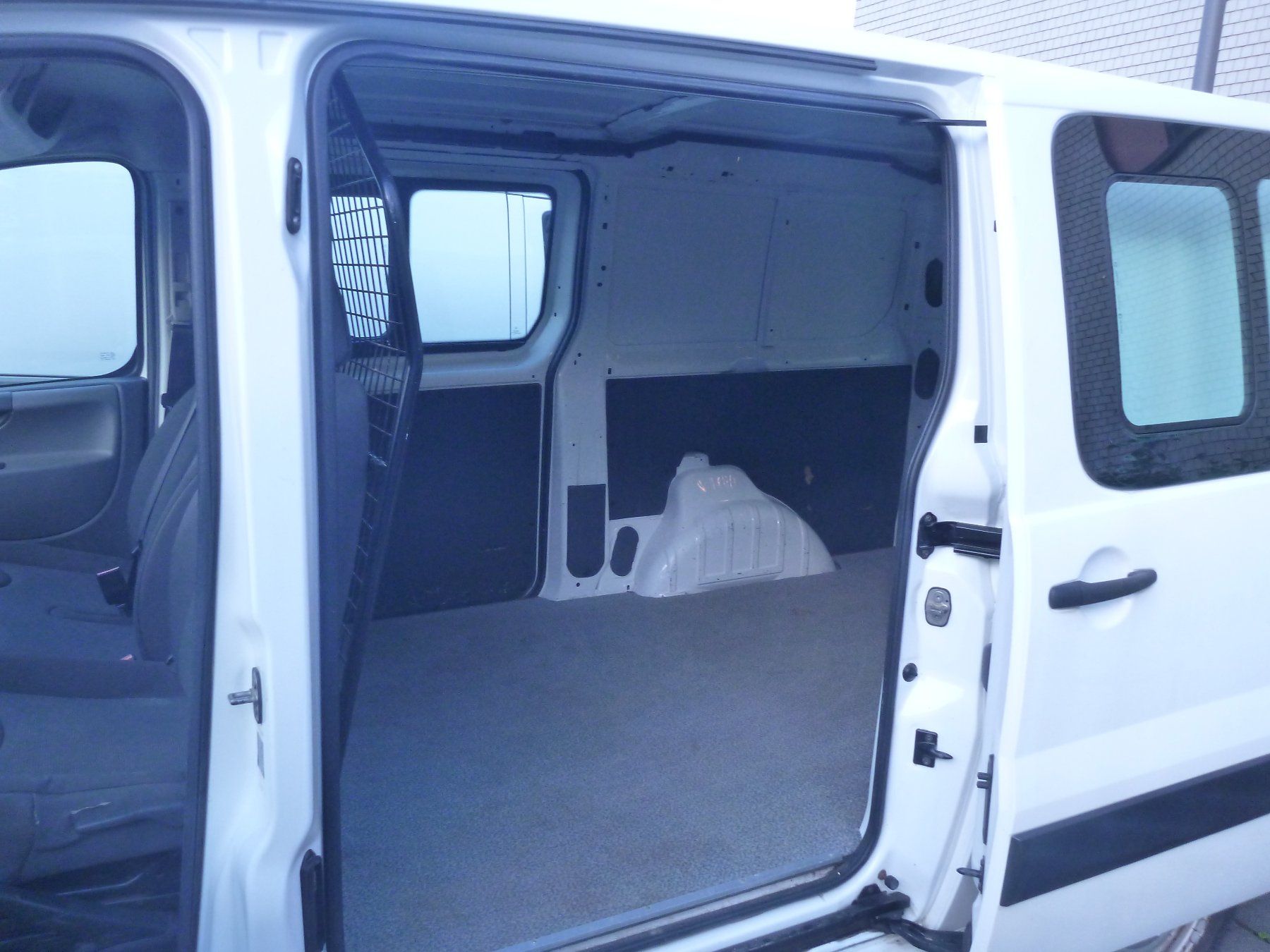 Citroën Veicoli commerciali: Citroen Jumpy 2.0 HDi L2H1 163 PS Automat – Usato da Mägenwil venduto da oMioBio 4