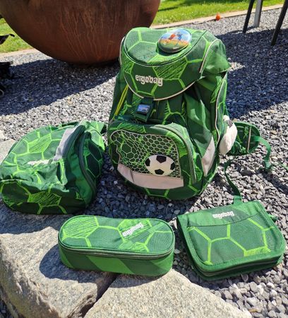 Ergobag Schulranzen Set mit 2x Etui und Turnrucksack