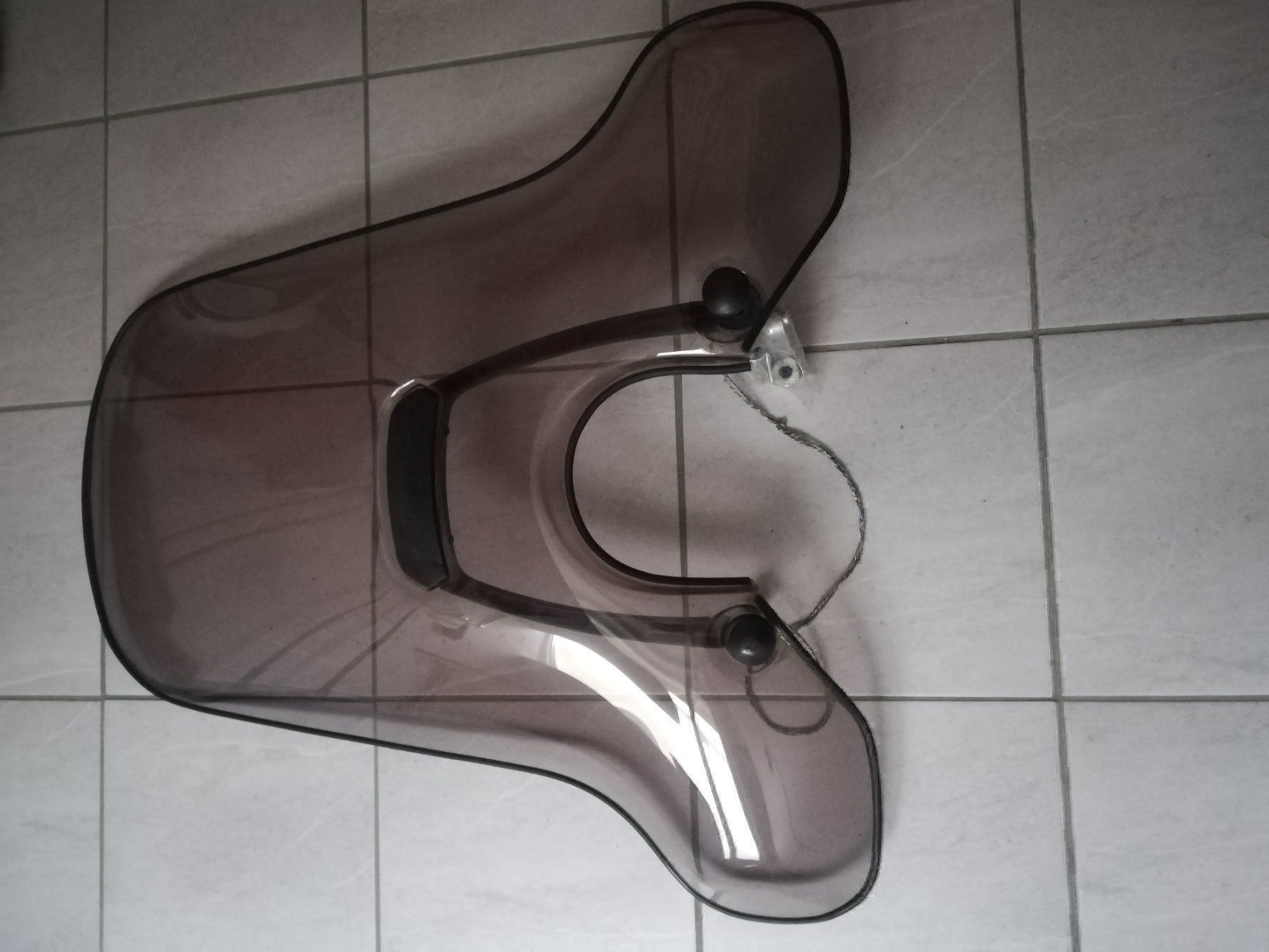 Vespa Scooter: Vespa 125 PX Windschutzscheibe – Usato da Schötz venduto da Willys5401