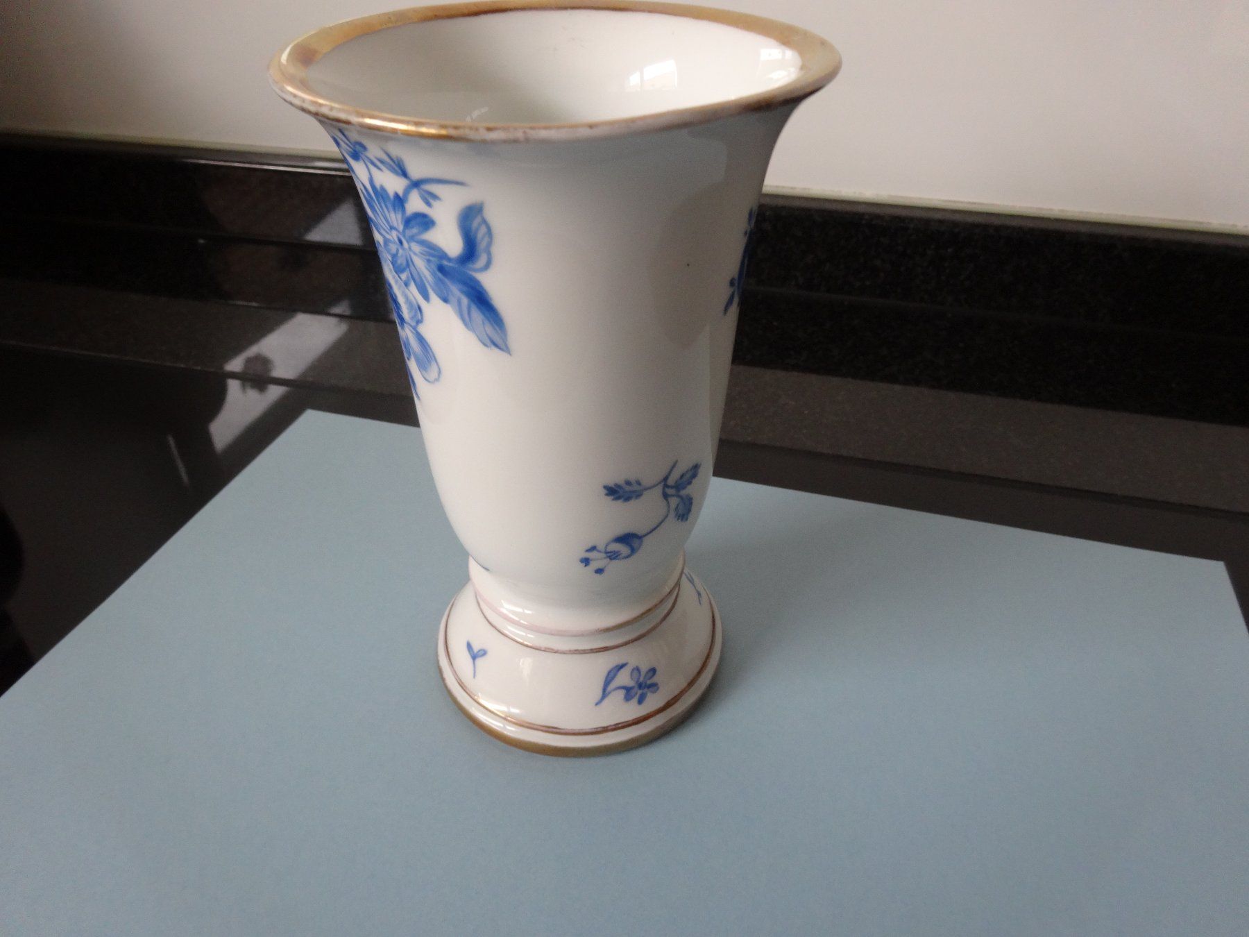 Rosenthal Vasen & Gefässe: Antike Rosenthalvase signiert – Gebraucht aus Neerach von jenny062 2