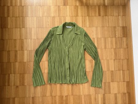 Grüne Stradivarius Hemdbluse mit Falten, Grösse S