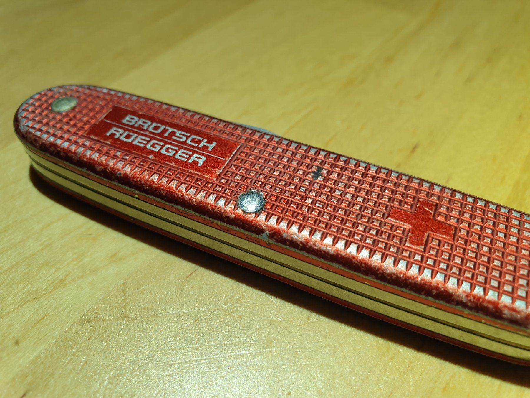 Victorinox Coltelli tascabile: Rot Victorinox Sackmesser Oc Aloc Rüegger – Difettoso da Val D Illiez venduto da SnowRoof 3