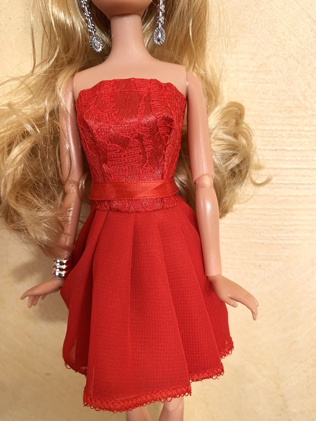 Bambole: BARBIE-KLEID ROT MIT SCHUHEN **NEU** – Nuovo (secondo la descrizione) da Starrkirch-Wil venduto da Evelyne222 2