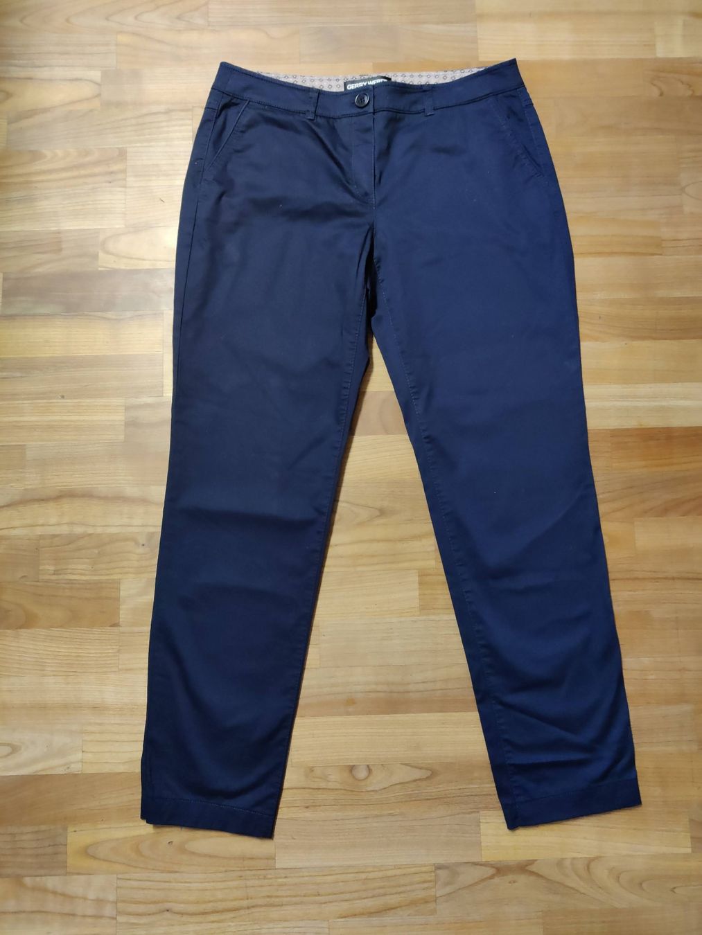 Gerry Weber Pantaloni: Dunkelblaue Stoffhose Gerry Weber, Gr. 40 – Usato da Birmensdorf ZH venduto da Nebuliane