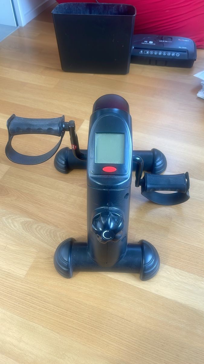 Hometrainer: Heimtrainer Pedaltrainer schwarz gebraucht – Usato da Möhlin venduto da TonyRC