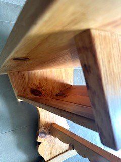Tische: MaSSivhoLz TisChLi – Gebraucht aus Winkel von zeho 4