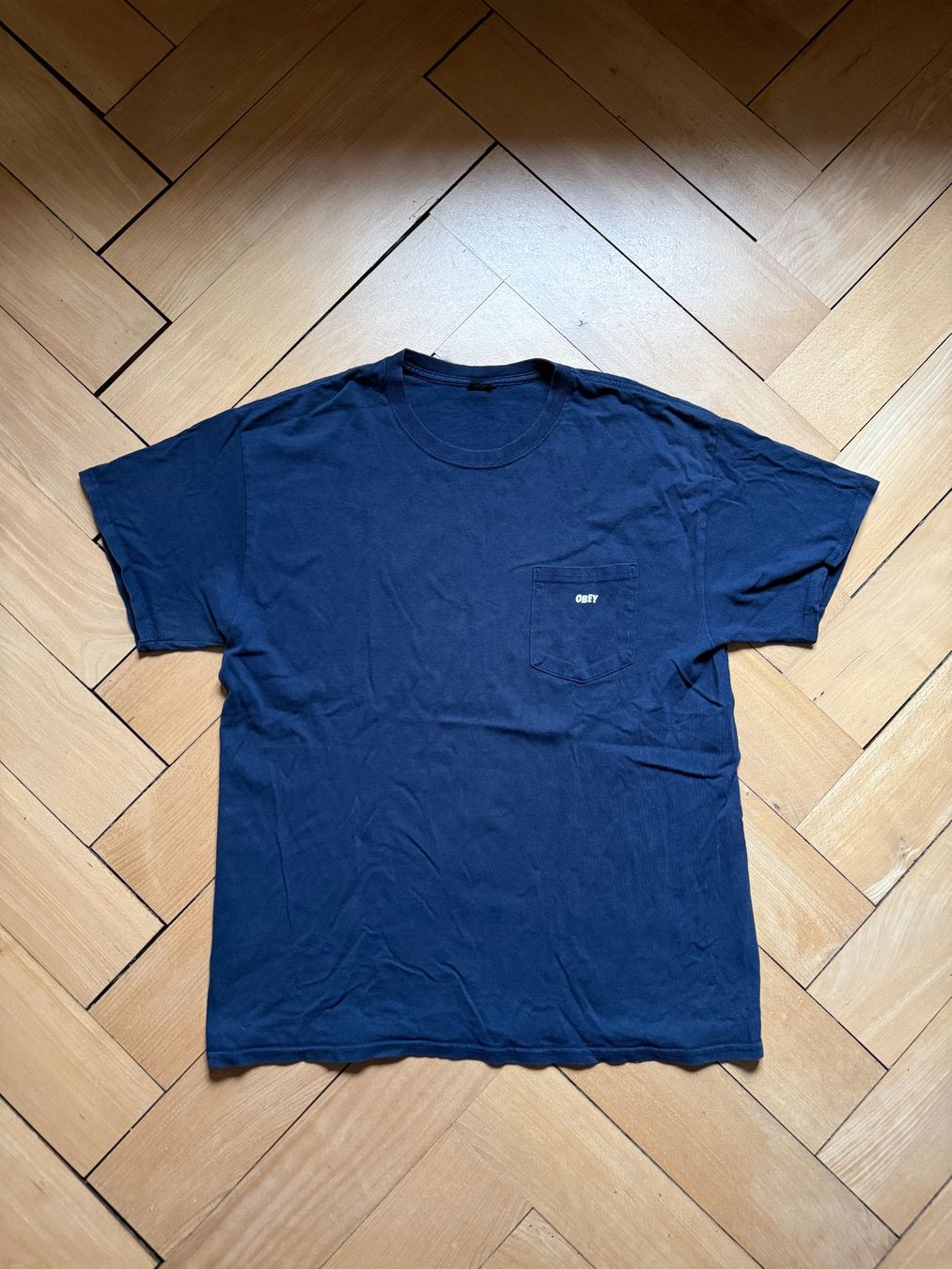Obey T-shirt: OBEY - T-Shirt dunkelblau L – Usato da Zürich venduto da Diazaio