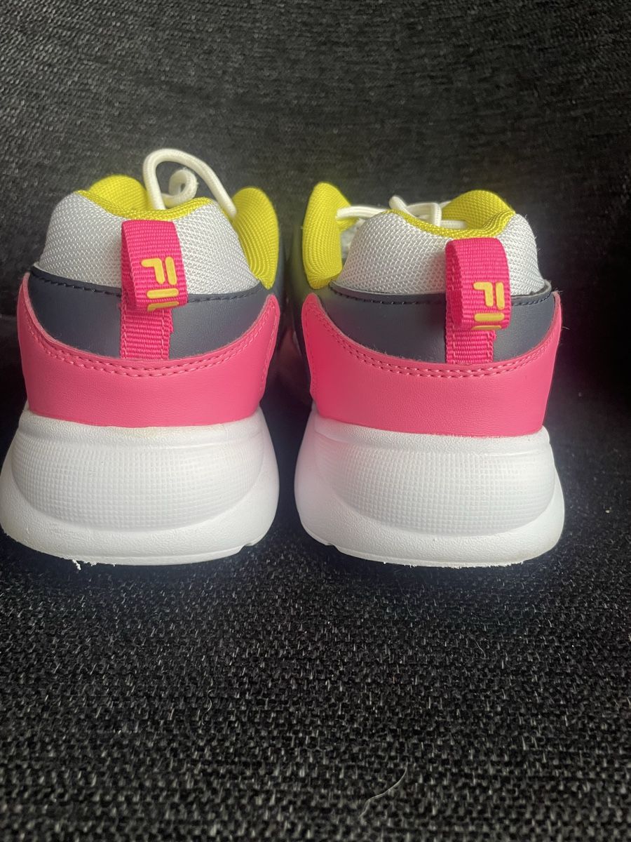 Fila Schuhe für Mädchen: Fila Sneakers – Gebraucht aus Heiligenschwendi von Mike73 2