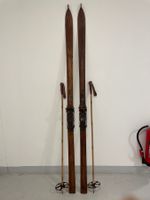 Ski (A 6), Deko Ski von ca. 1930/1940 mit Stöcken